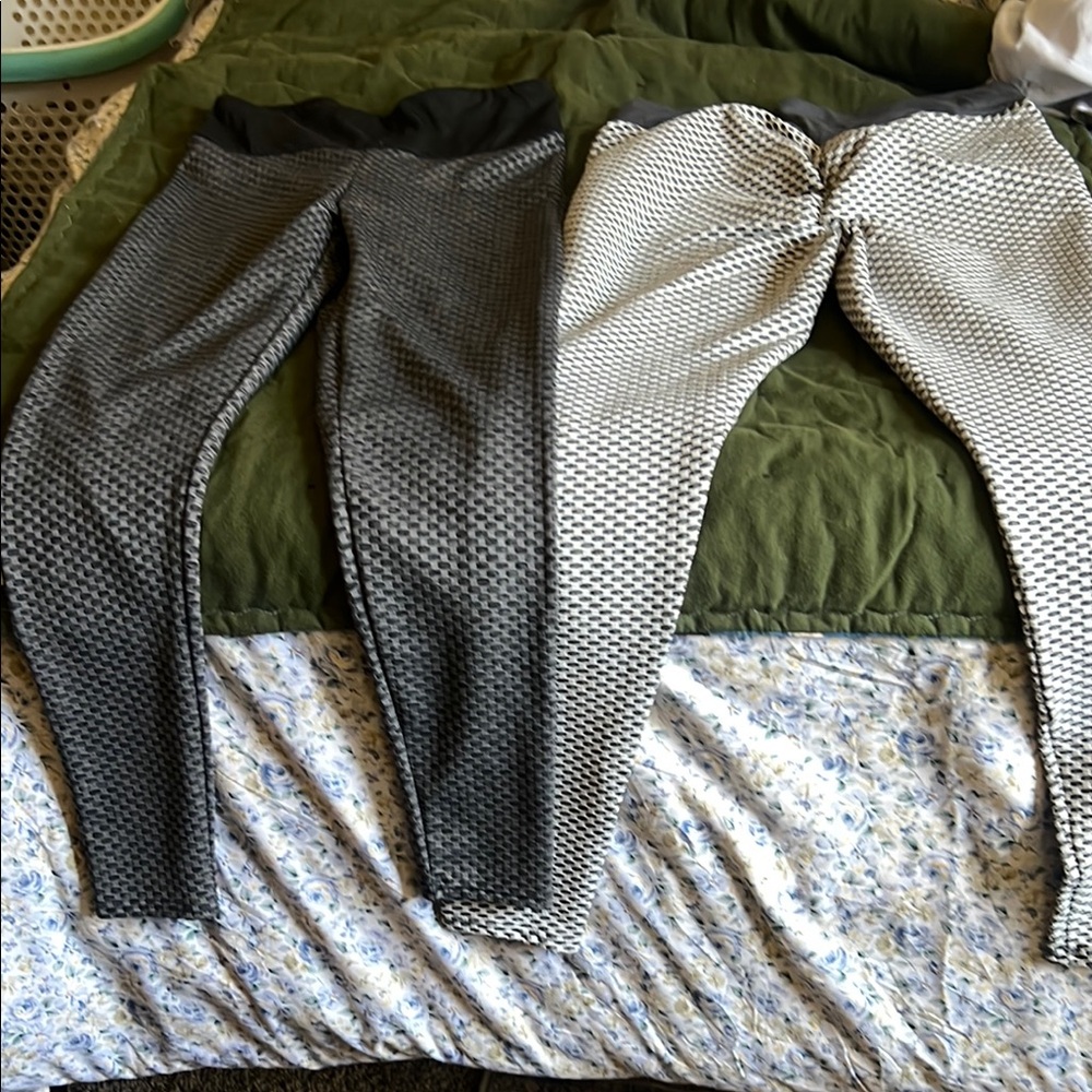 Leggings Depot Black and White Textured Leggings for Comfort and Style